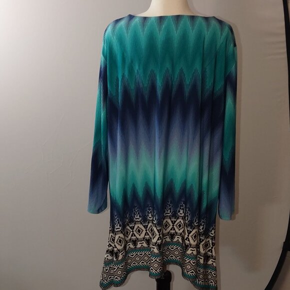 Ruby Rd. Women’s 3X Teal & Blue Zigzag Tunic  With Scoop Neck & Accents - Picture 2 of 5
